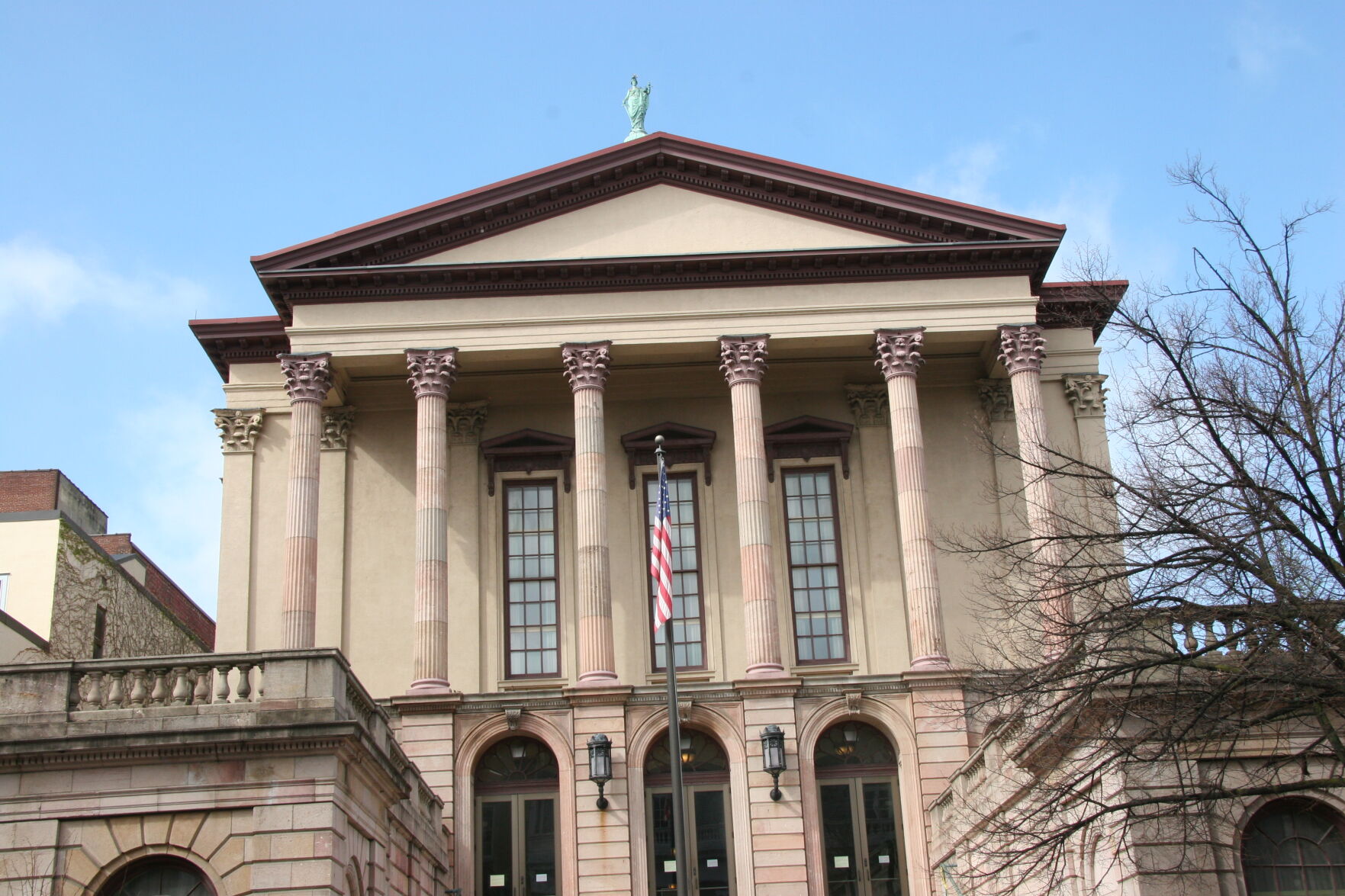 Lancaster County Courthouase c1852 Classical Revival -Roman - Samuel Sloan-Corinthian columns architect (2).JPG